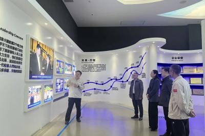 Vice Mayor Wang Hongxia and his delegation visited Guirong Company for research, encouraging them to play a leading role in chain leading enterprises